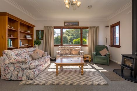 Photo of property in 1 Jane Street, Macandrew Bay, Dunedin, 9014