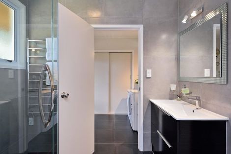 Photo of property in 2/30 Castor Bay Road, Castor Bay, Auckland, 0620