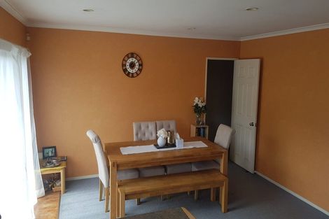 Photo of property in 3 Boderg Way, East Tamaki, Auckland, 2016