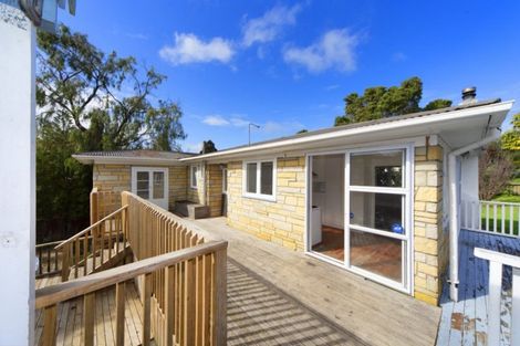 Photo of property in 2 Alston Avenue, Kelston, Auckland, 0602