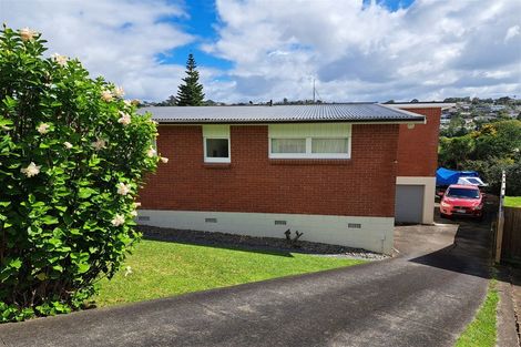 Photo of property in 18 Shanaway Rise, Hillcrest, Auckland, 0627