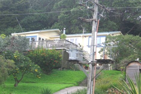 Photo of property in 21 Sandys Parade, Laingholm, Auckland, 0604