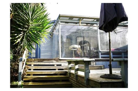 Photo of property in 12 Parrs Cross Road, Henderson, Auckland, 0612