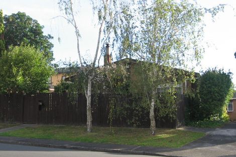 Photo of property in 2/77 Velma Road, Hillcrest, Auckland, 0627