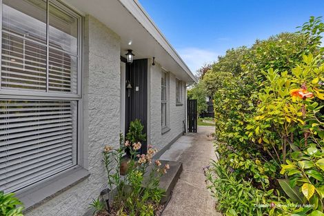 Photo of property in 2/3 Sawtell Place, Northcote, Christchurch, 8052