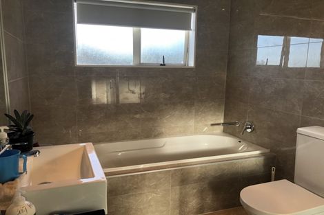 Photo of property in 10 Muirlea Drive, Flat Bush, Auckland, 2016