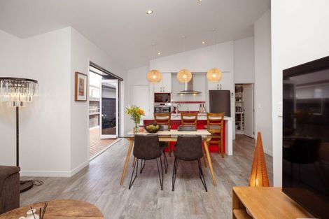 Photo of property in 28 Marion Crescent, Papamoa Beach, Papamoa, 3118