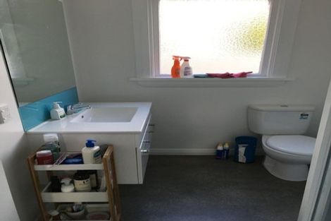 Photo of property in 104 Northland Road, Northland, Wellington, 6012