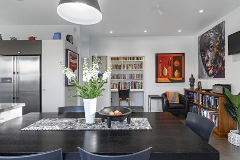 Photo of property in 30b Oceanview Road, Mount Maunganui, 3116