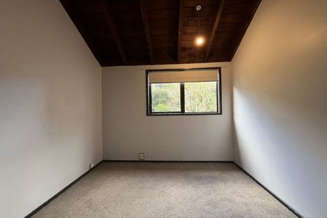 Photo of property in 24 Valley Road, Northcote, Auckland, 0626
