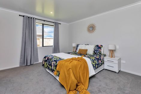 Photo of property in 24 Powhaitere Road, One Tree Point, 0118