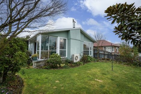 Photo of property in 17 Oriana Crescent, Hornby, Christchurch, 8042
