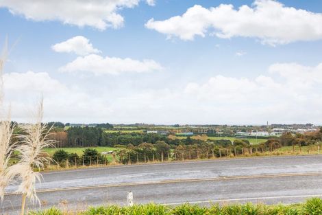 Photo of property in 5a Aokautere Drive, Fitzherbert, 4410