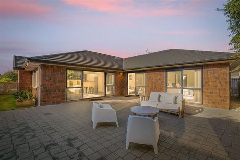 Photo of property in 16 Dusky Crescent, Aotea, Porirua, 5024