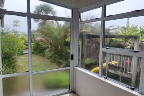 Photo of property in 31 Awaroa Road, Sunnyvale, Auckland, 0612