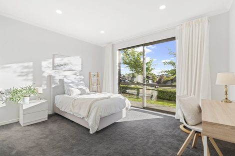 Photo of property in 16 Syd Grant Crescent, Orewa, 0931