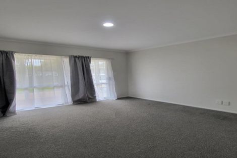 Photo of property in 8 Lomas Place, Manurewa, Auckland, 2102