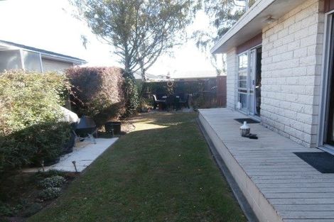 Photo of property in 1/5 Salford Avenue, Redwood, Christchurch, 8051