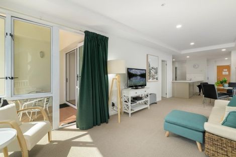 Photo of property in 30/12 Maunganui Road, Mount Maunganui, 3116