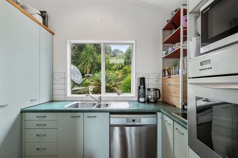 Photo of property in 2/8 Glenvale Place, Totara Vale, Auckland, 0629