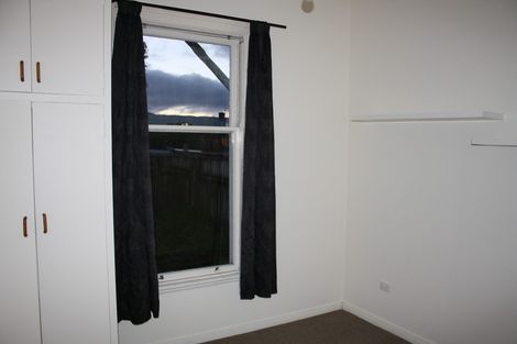 Photo of property in 22 Scarborough Terrace, Mount Victoria, Wellington, 6011