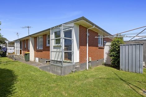 Photo of property in 2/290 Carrington Street, Vogeltown, New Plymouth, 4310