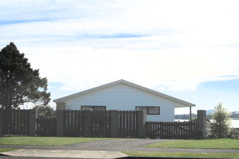 Photo of property in 21 Esmeralda Street, Welcome Bay, Tauranga, 3112