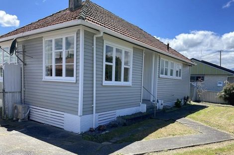 Photo of property in 563 Queen Street East, Levin, 5510