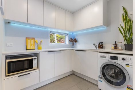 Photo of property in 62 Eskdale Road, Birkdale, Auckland, 0626