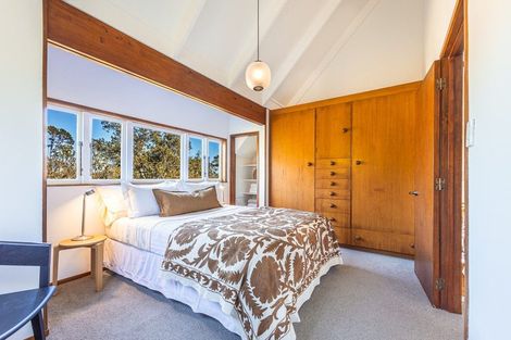 Photo of property in 27 Rosecamp Road, Beach Haven, Auckland, 0626