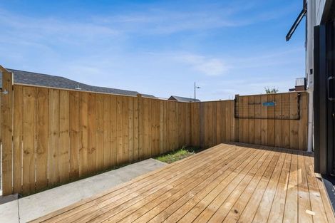 Photo of property in 20 Waimarie Drive, Karaka, 2578