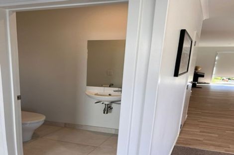 Photo of property in 51 Eugenia Rise, Totara Heights, Auckland, 2105