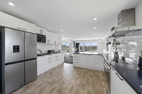 Photo of property in 99 Akaroa Drive, Maupuia, Wellington, 6022