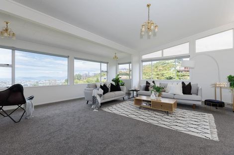 Photo of property in 16 City View Grove, Harbour View, Lower Hutt, 5010