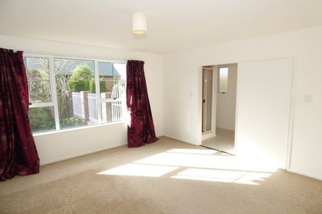 Photo of property in 16 Cricklewood Place, Avonhead, Christchurch, 8042