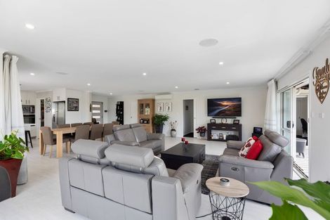 Photo of property in 30 Cupples Street, Papamoa Beach, Papamoa, 3118