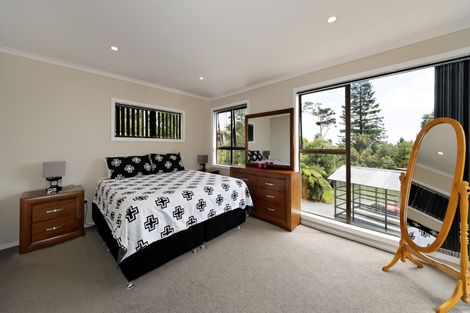 Photo of property in 19 Kohu Road, Titirangi, Auckland, 0604