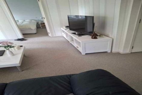 Photo of property in 1/14 Frieston Road, Milford, Auckland, 0620