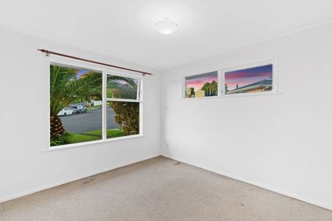 Photo of property in 12 Mchardy Place, Glenfield, Auckland, 0627