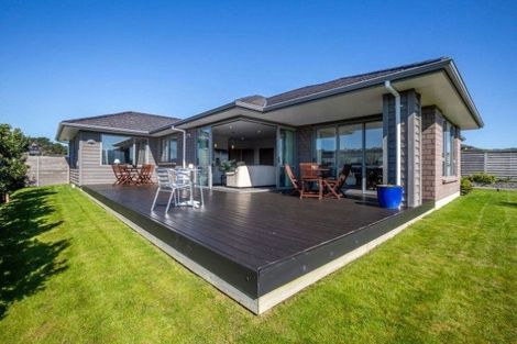 Photo of property in 32 Sumner Terrace, Aotea, Porirua, 5024