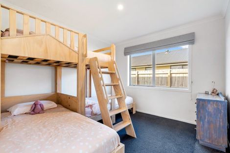 Photo of property in 76 Stace Hopper Drive, One Tree Point, 0118