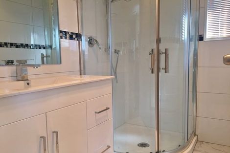 Photo of property in 20 Chieftain Rise, Goodwood Heights, Auckland, 2105