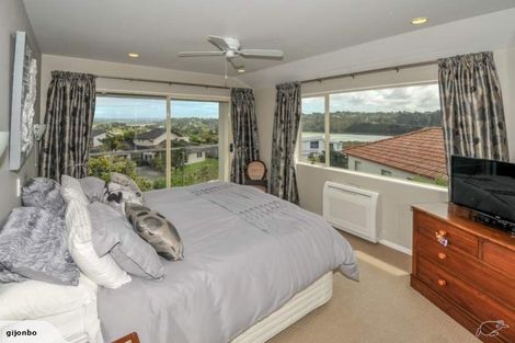 Photo of property in 57 Kittiwake Drive, Schnapper Rock, Auckland, 0632