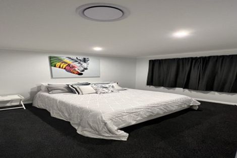 Photo of property in 5 Stratford Court, Fitzherbert, Palmerston North, 4410