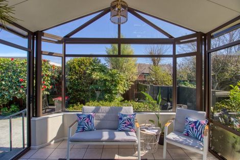 Photo of property in 2/10 Montclare Avenue, Ilam, Christchurch, 8041