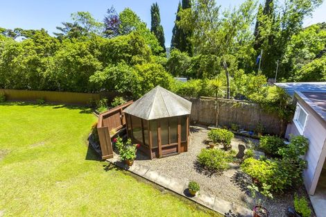 Photo of property in 72 Blue Mountains Road, Pinehaven, Upper Hutt, 5019