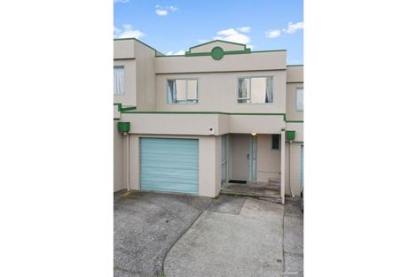 Photo of property in 4/351 West Coast Road, Glen Eden, Auckland, 0602