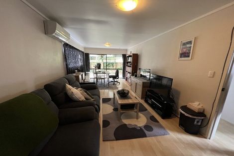 Photo of property in 9 Raphael Place, West Harbour, Auckland, 0618