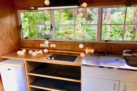 Photo of property in 23 Rimu Road, Oratia, Auckland, 0604