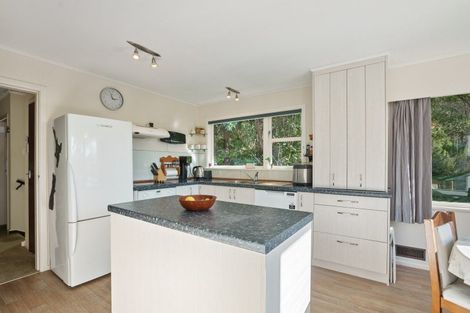 Photo of property in 10 Haven Grove, Naenae, Lower Hutt, 5011